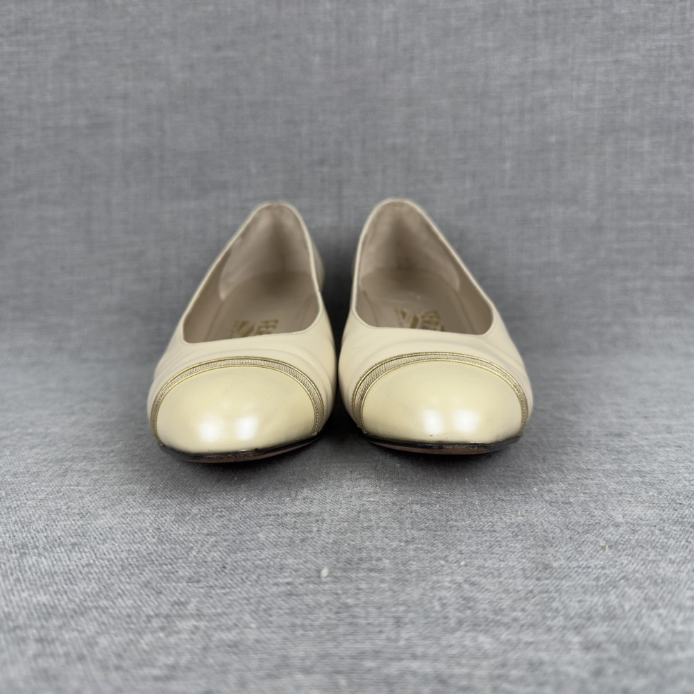 Salvatore Ferragamo Shoes Womens Size 7.5 AA Ivory Leather Pumps Low Heel Italy - Picture 3 of 14